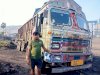 बिना अनुमति के लदान बिंदू में पहुंचा ट्रक
