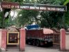माइनिंग कार्यालय परिसर में नाग 