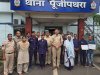 सड़क दुर्घटना में घायलों की मदद करने वालों को पुलिस ने किया सम्मानित 