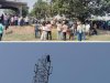 बस्ती में फिर टावर पर चढ़ी युवती घंटों चला हाई वोल्टेज ड्रामा