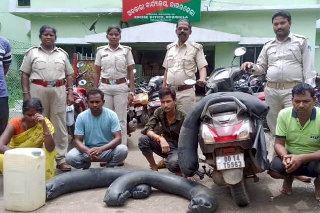 महुआ शराब के साथ चार गिरफ्तार 