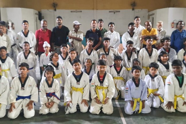एकलव्य मार्शल आर्ट्स द्वारा आयोजित ताइक्वांडो बेल्ट टेस्ट प्रतियोगिता