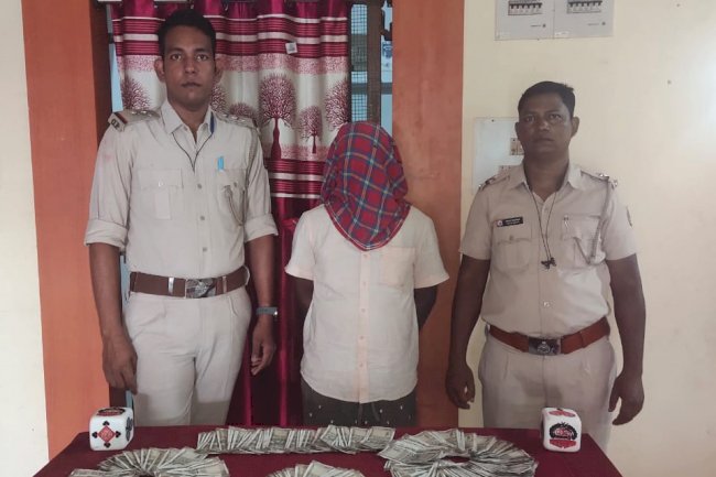 2 लाख 40 हजार के साथ जुआडी़ गिरफ्तार 