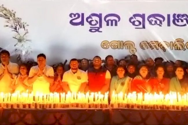डॉ के निधन पर मोमबत्ती जुलूस