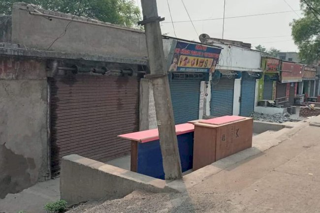  सड़क का अतिक्रमण करने वाले दुकानदारो पर सख्त हुई प्रशासन 