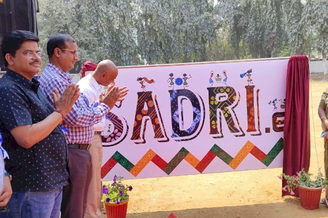 स्थानीय महिलाओ द्वारा हस्त निर्मित उत्पादो को बढ़ावा देने के लिए सादरी डाॅट ई लाॅन्च किया गया 