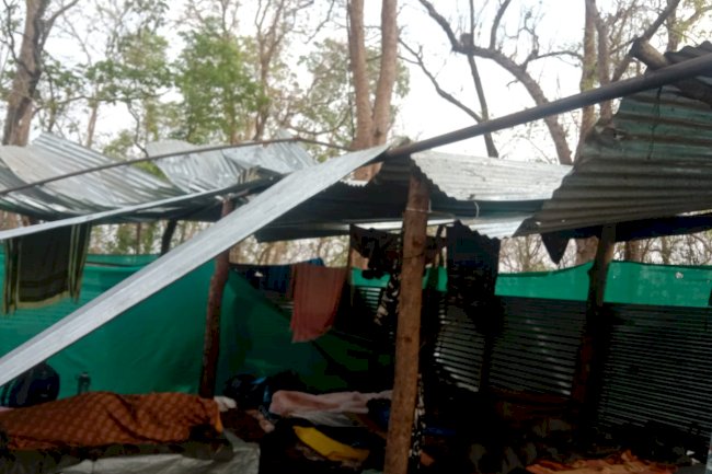 सीआरपीएफ के नवीन कैंप पर मौसम की मार 