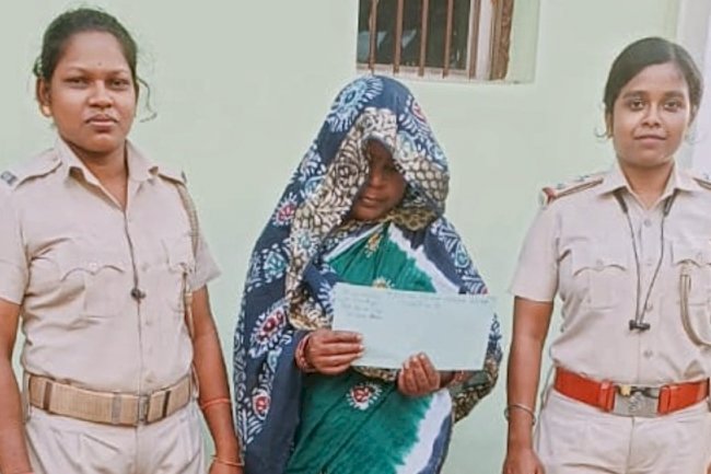 लाखो के ब्राउनसुगर के साथ एक महिला गिरफ्तार