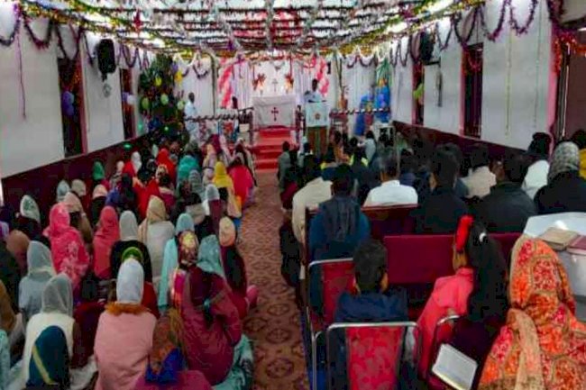 क्रिसमस में फादर ने दिया मानवता का संदेश 