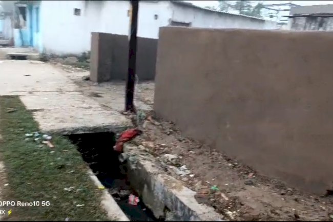 रेलवे की जमीन पर किसकी इजाजत से हो रहा है नीजी निर्माण कार्य 