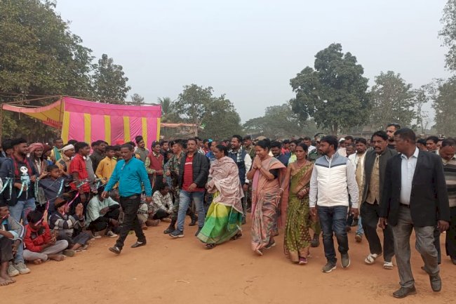 टूसू मिलन सह खेलकूद प्रतियोगिता का समापन 