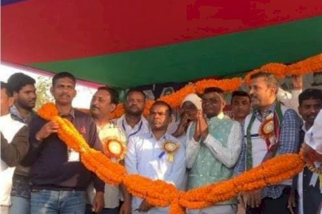 कांग्रेसी नेता दिलवर खाखा 1000 समर्थकों के संग आजसू का थामा दामन
