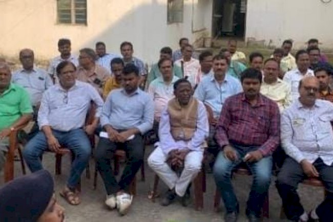 मनोहरपुर थाना में शांति समिति की बैठक संपन्न 