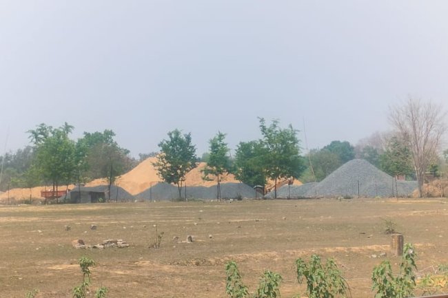 ठेकेदार की मनमानी पर चुप क्यों है खनिज विभाग 
