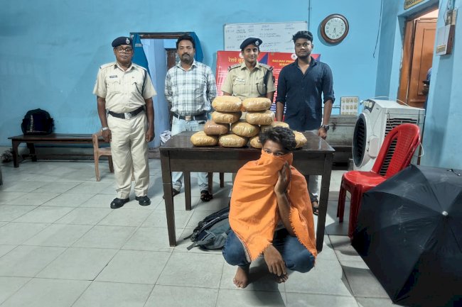 सढे़ दस किलो गाँजा के साथ बीस वर्षीय युवक गिरफ्तार 
