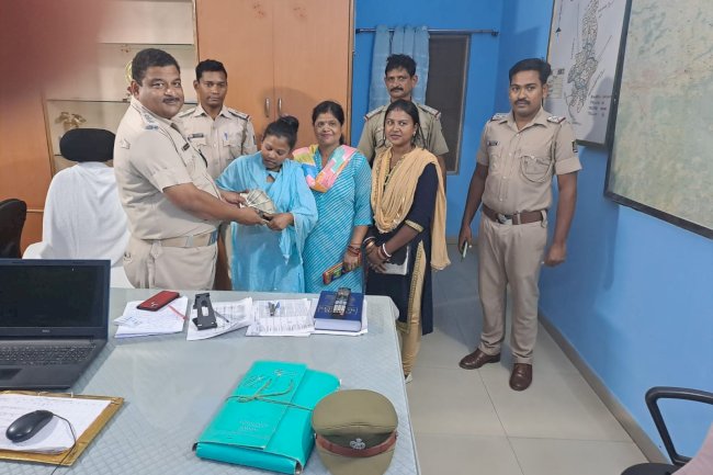 बिसरा पुलिस ने ढूँढ निकाला लूटे गए मोबाइल और रुपये 