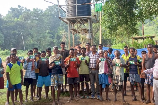 ग्रामीणों के श्रमदान से बनी सड़क 