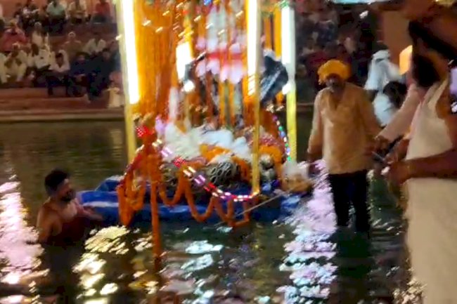 भव्य समारोह में संपन्न हुआ शरत पूर्णिमा का उत्सव 