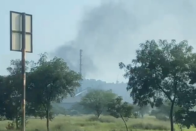 प्रदुषण नियमों का उल्लंघन करता टीआर स्पंज