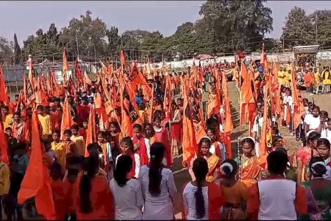 हिंदू शौर्य दिवस पर भव्य शोभायात्रा निकाली गई 