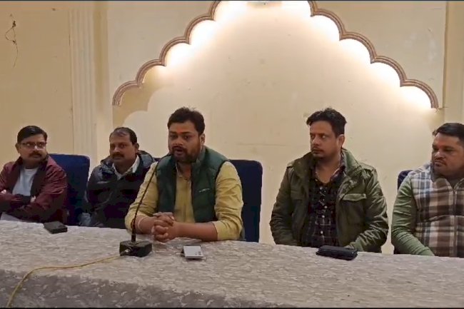 स्वर्गीय पिता की पुण्यतिथि पर दान का आयोजन 