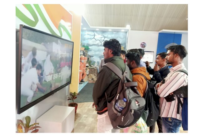 महाकुंभ में सूचना एवं प्रसारण मंत्रालय की प्रदर्शनी बना आकर्षण का केंद्र