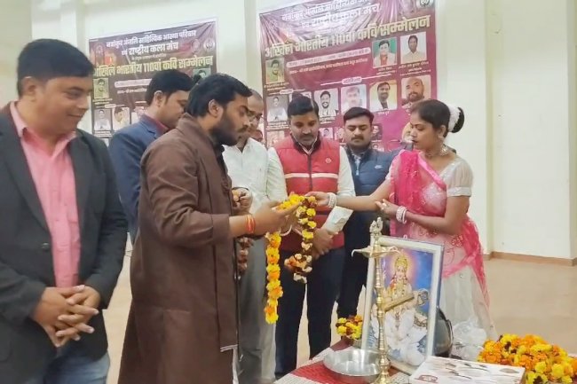 अयोध्या में अखिल भारतीय कवि सम्मेलन का भव्य आयोजन