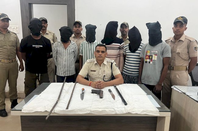 डकैती की तैयारी करते हुए 6 गिरफ्तार 