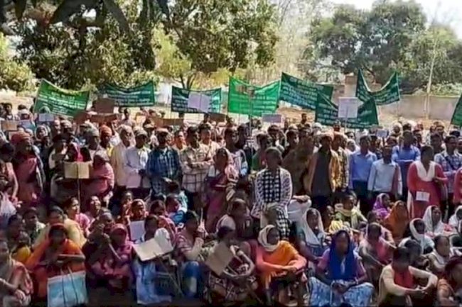 88 गांव के ग्रामीणों ने की भूमि बैंक रद्द करने की मांग  