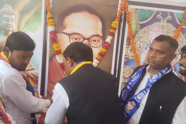 अयोध्या में बाबा साहेब भीमराव अंबेडकर की जयंती धूमधाम से मनाई गई 