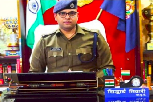 जन प्रतिनिधियों के साथ अभद्र व्यवहार करने पर थाना प्रभारी और प्रधान आरक्षक निलंबित 