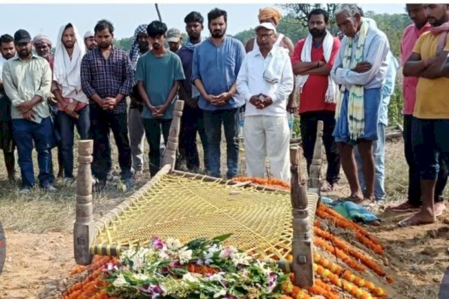 अहलाद नंदन महतो को नम आँखों से दी गई अंतिम बिदाई 