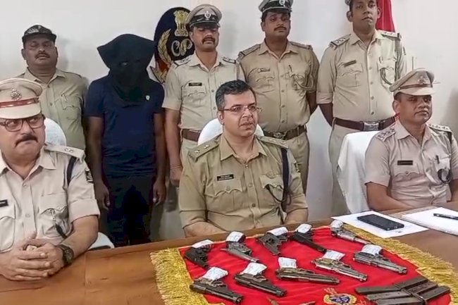 आग्नेयास्त्रों के साथ तस्कर गिरफ्तार 