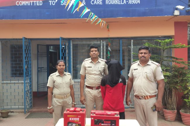 रघुनाथपाली थाना में एक बैटरी चोर गिरफ्तार 