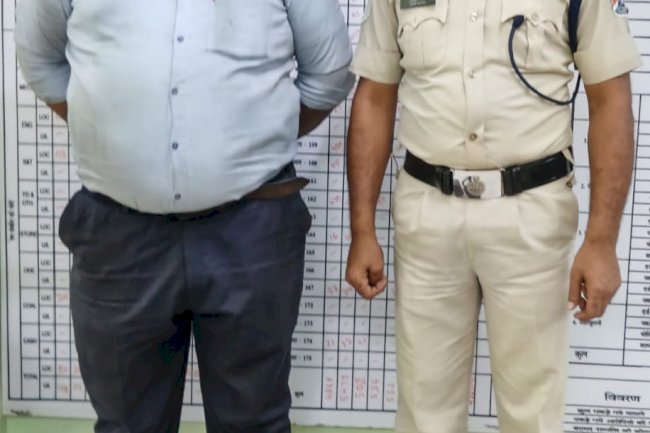 ट्रेन की पैन्ट्री में गैस सिलेंडर के उपयोग करने वाले मैनेजर गिरफ्तार