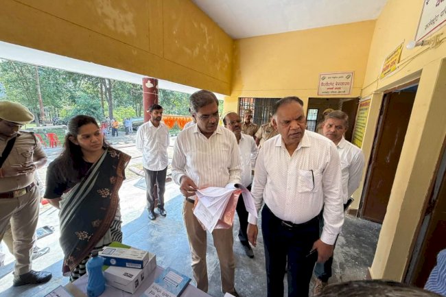 डीएम के समक्ष की गई शिकायतों का संतोष जनक निपटारे का निर्देश