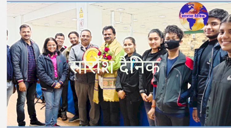 राइफल चलाना सीख रहे है तालचर के युवा