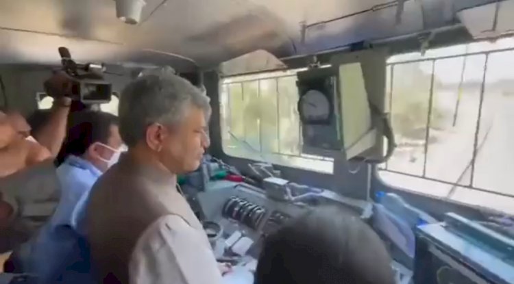 ट्रेन दुर्घटना रोकने के लिए कवच का सफल परीक्षण 
