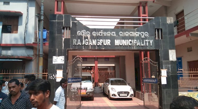 राजगांगपुर में जनता की पसंद बना निर्दलीय उम्मीदवार
