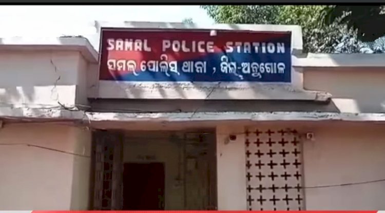 पाँच साल के बेटे को छोड़ प्रेमी संग फरार हुई माँ