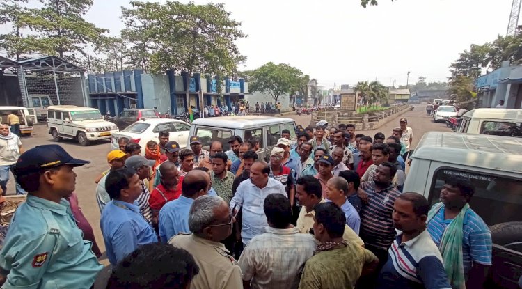 विभिन्न मांगो को लेकर नीजी सुरक्षा कर्मियों का आंदोलन