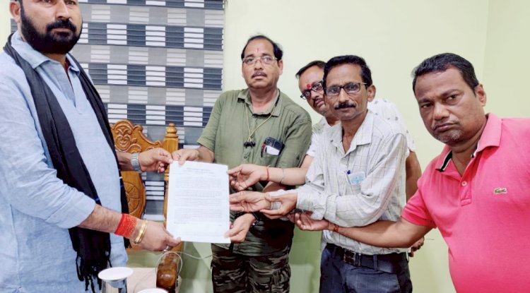 डीएवी स्कूल के बंद होने से अभिभावको में रोष 