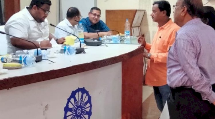 जनसुनवाई में दो मामलो का निपटारा 