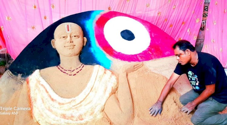 बालुका शिल्प कला  को देखने उमडी़ भीड़