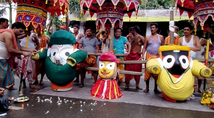 गर्भगृह में बिराजमान हुए भगवान जगन्नाथ 