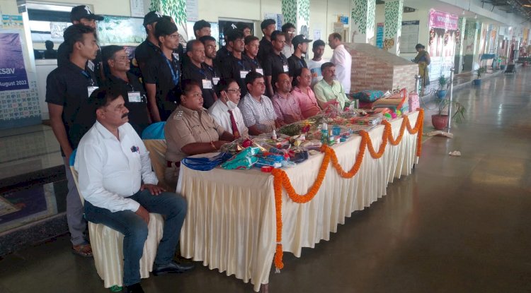 यात्रीयो को सामान नही बेच सकेगे अनधिकृत समान बिक्रेता 
