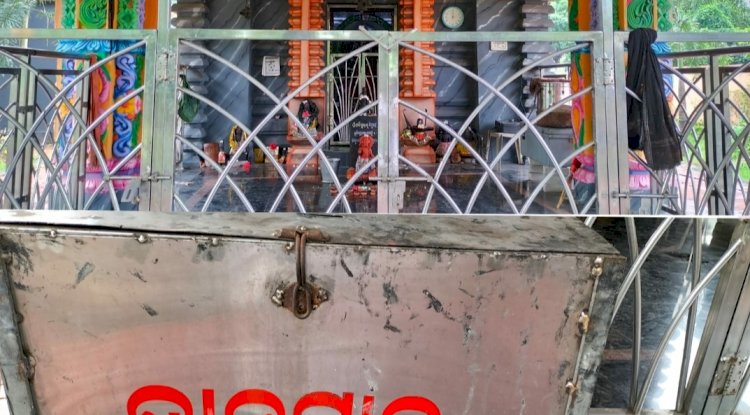 शनिदेव मंदिर की दानपात्र हुई चोरी