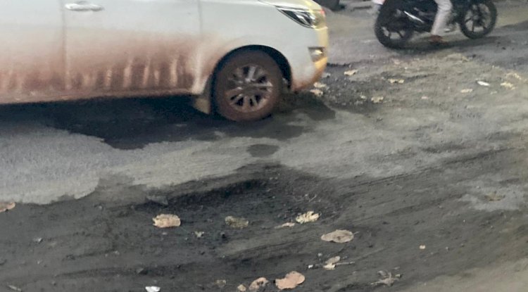 जर्जर हो चुके सड़क के नविनीकरण की होने लगी मांग 