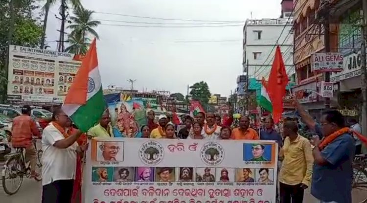 विश्व हिंदू परिषद ने दी अमर शहीदो को श्रद्धांजलि 