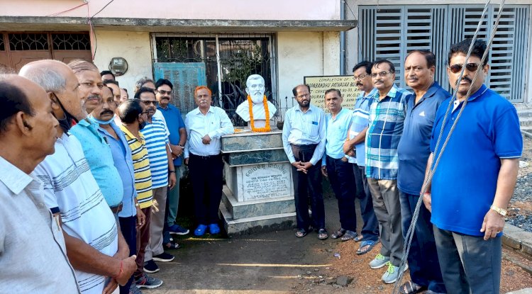  गोपबंधु पुस्तकालय में गोपबंधु जयंती मनाई गई